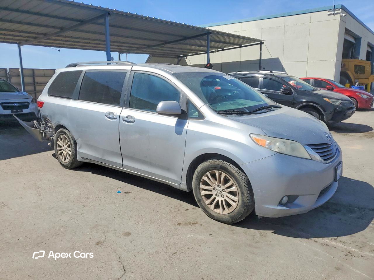 Toyota Sienna 2016