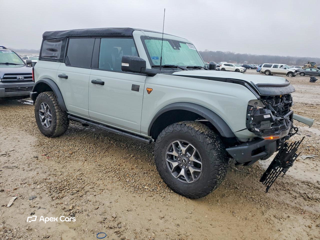 Ford Bronco 2024