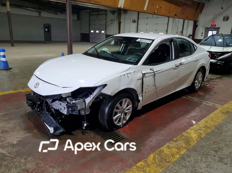 Toyota Camry 2025 - Image 1 of 12
