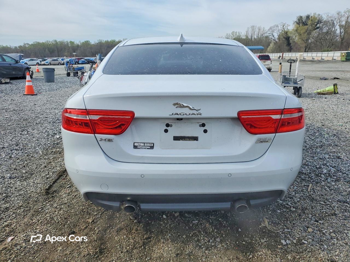 Jaguar XE 2017
