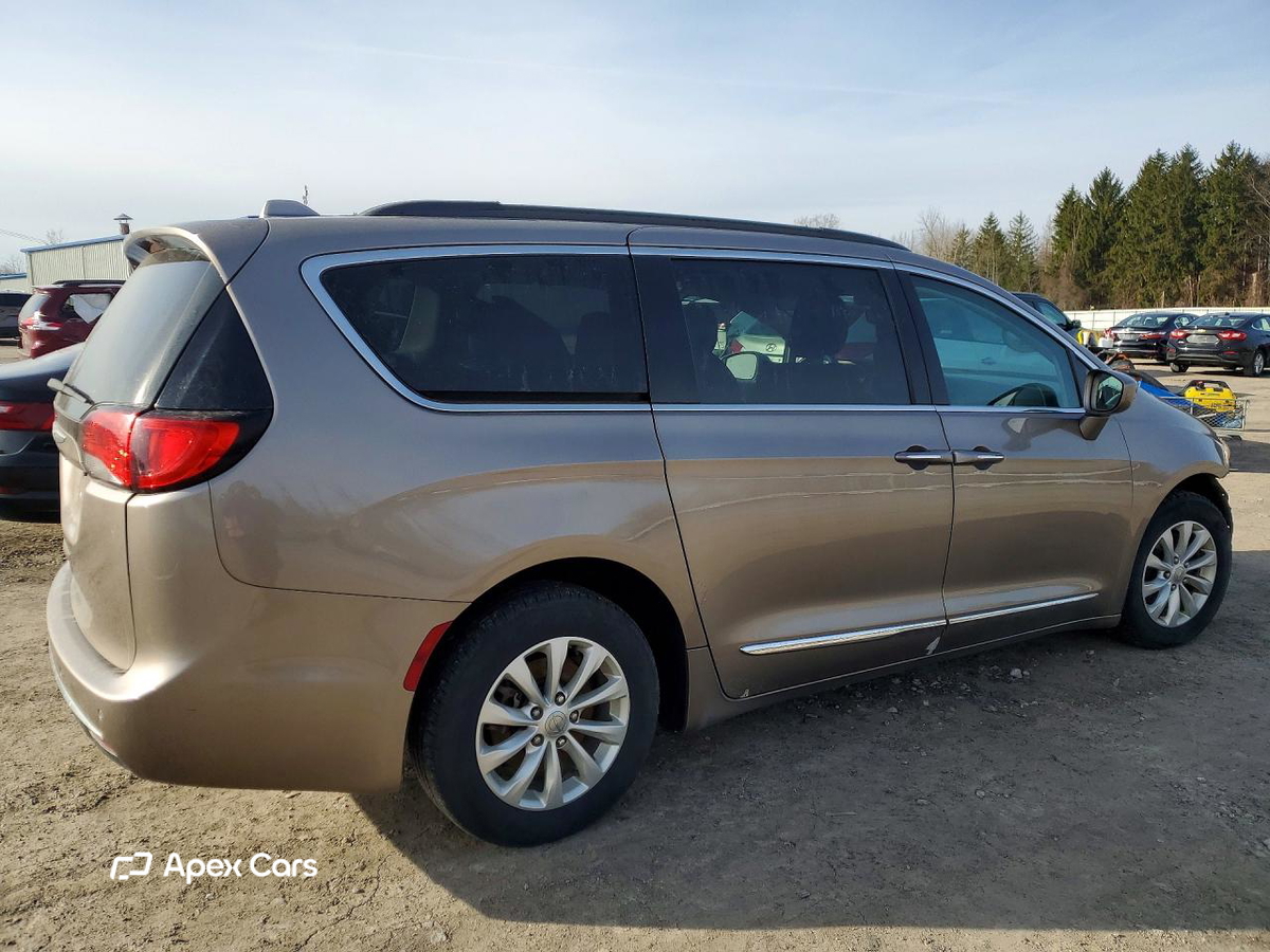 Chrysler Pacifica 2017