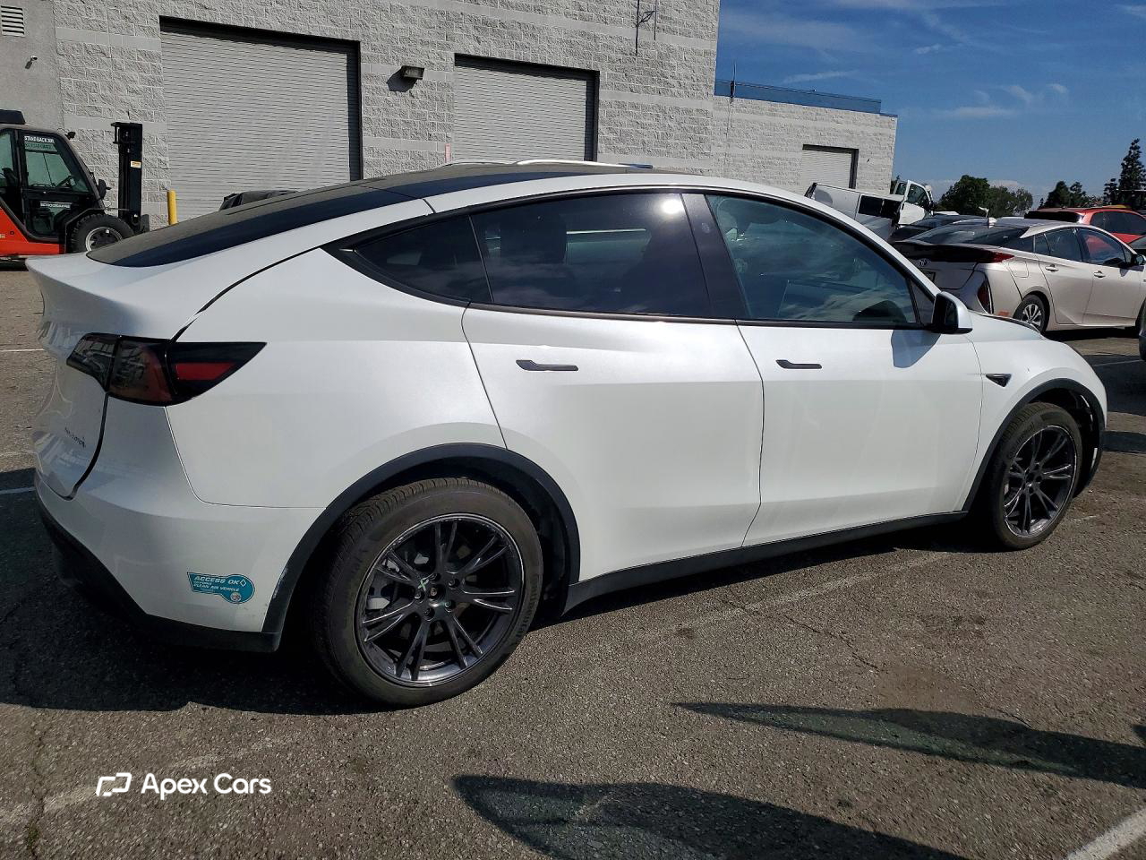 Tesla Model Y 2025