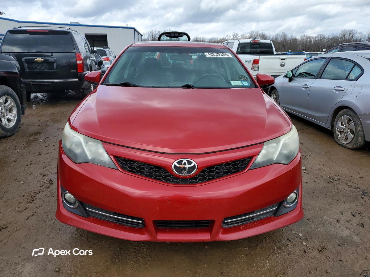 Toyota Camry 2014