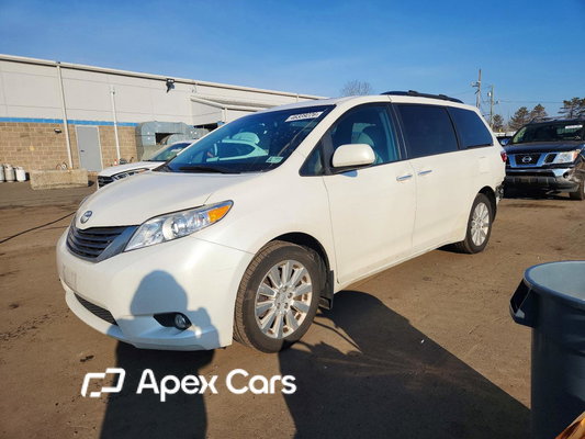 Toyota Sienna 2015 - Image 1 of 15