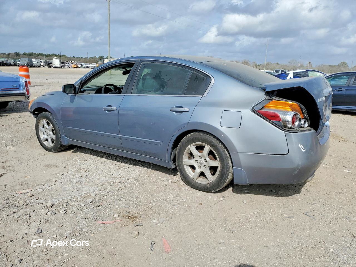 Nissan Altima 2010