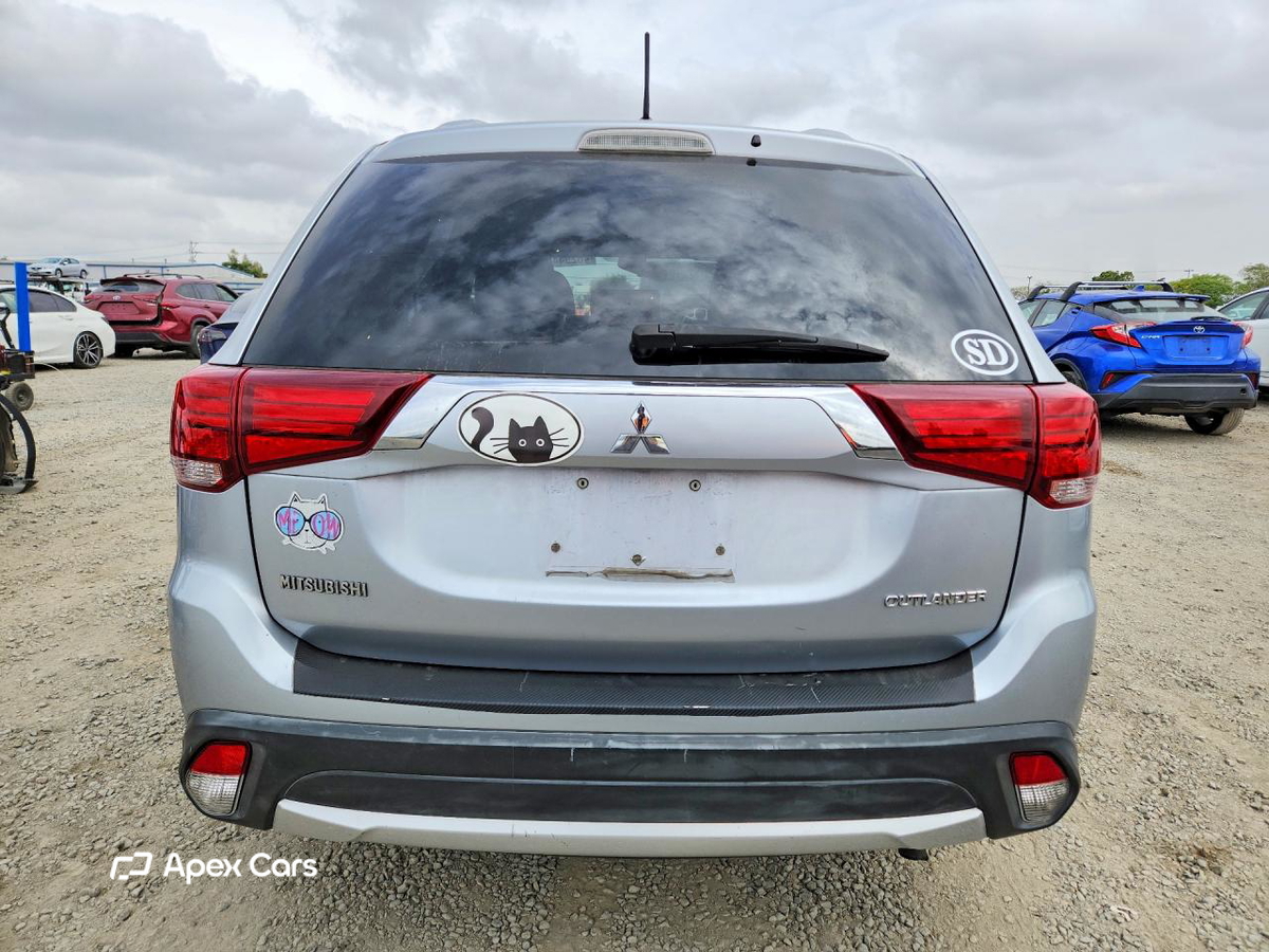 Mitsubishi Outlander 2016