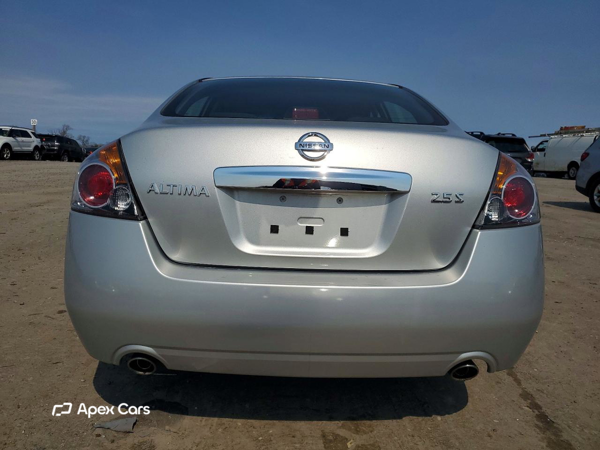 Nissan Altima 2010