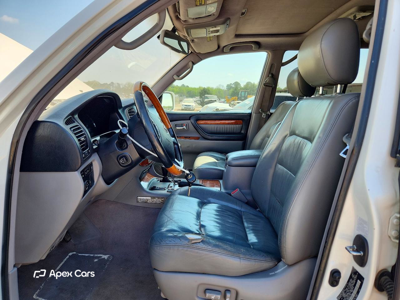 Lexus LX 2006