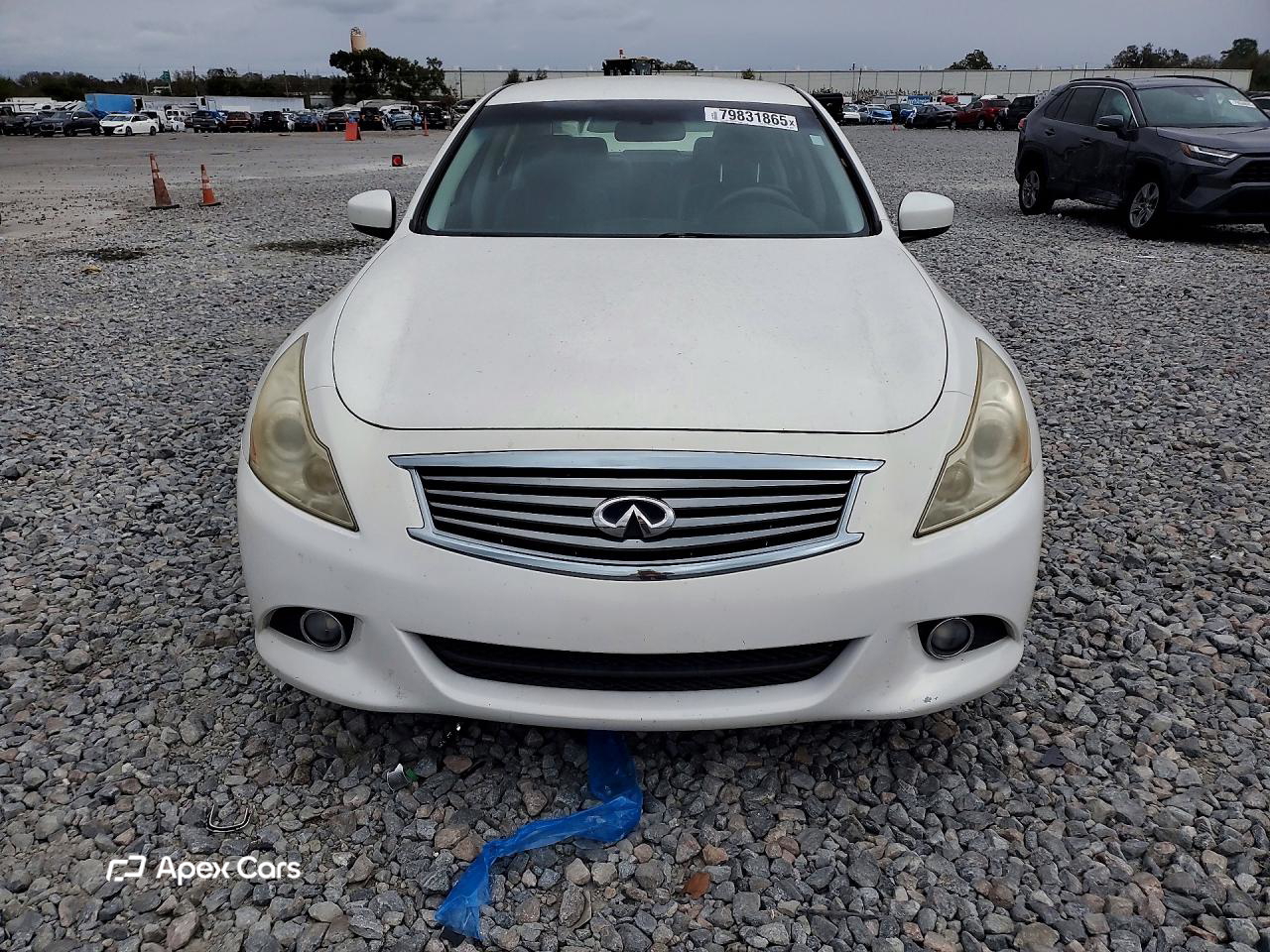 Infiniti  2012