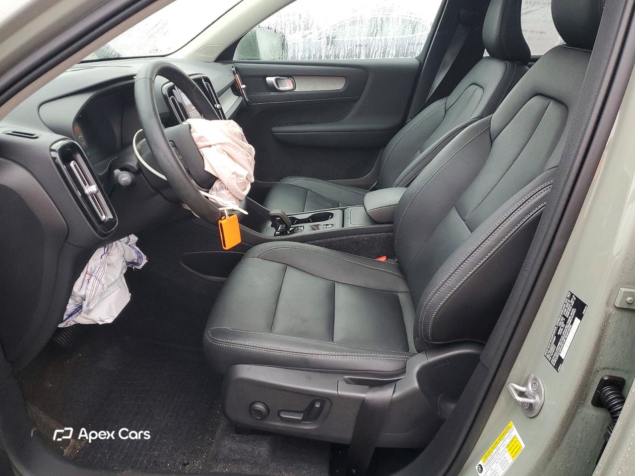 Volvo XC40 2025