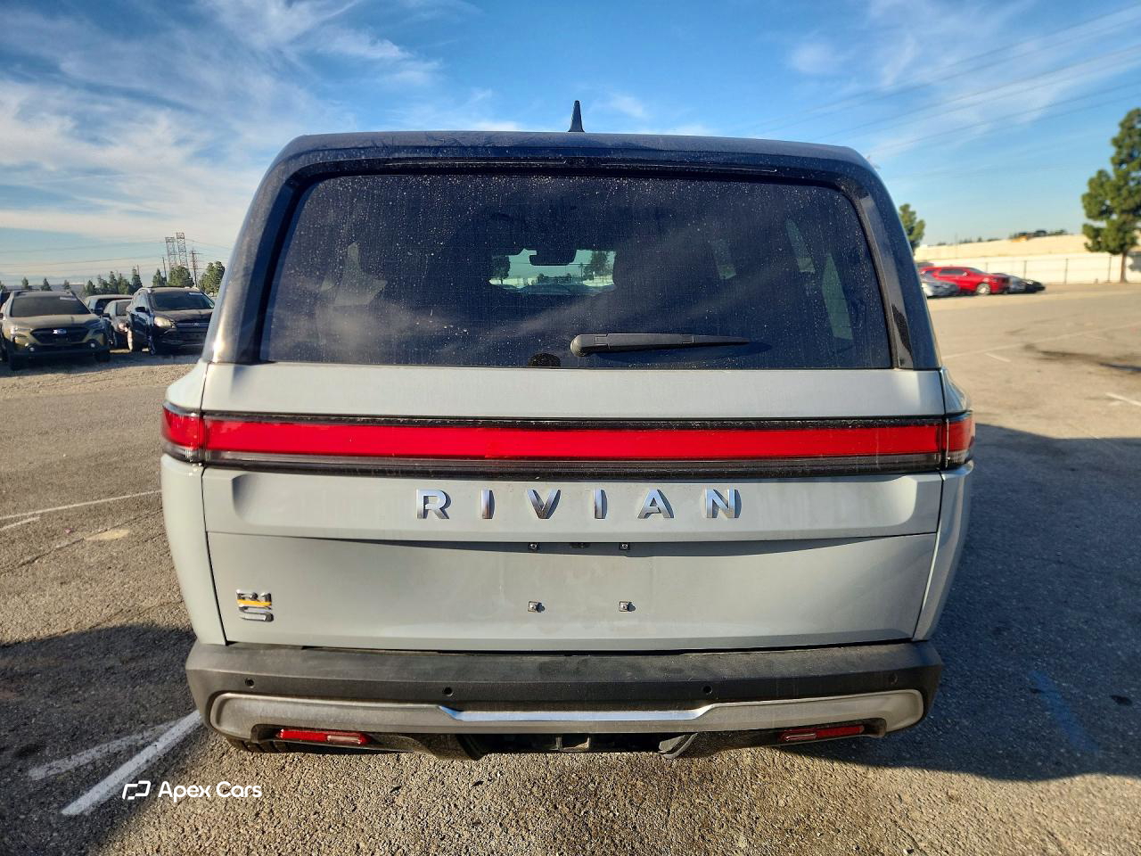 Rivian R1S 2023