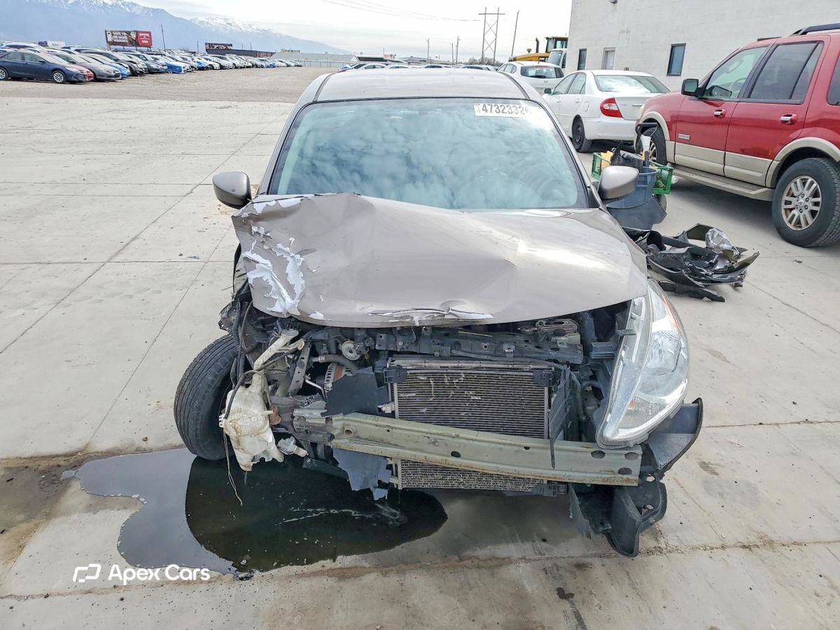 Nissan Versa 2016