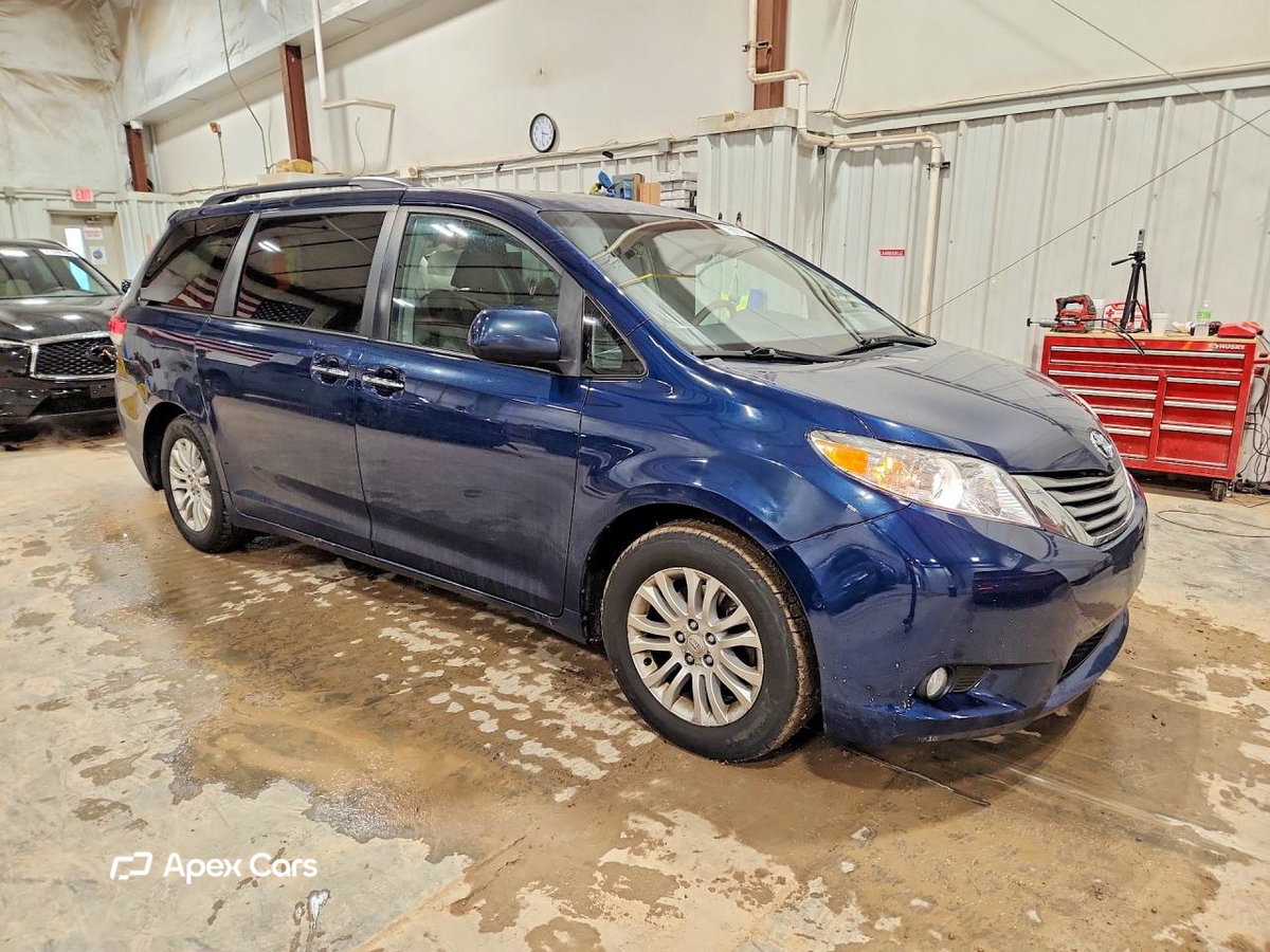 Toyota Sienna 2011