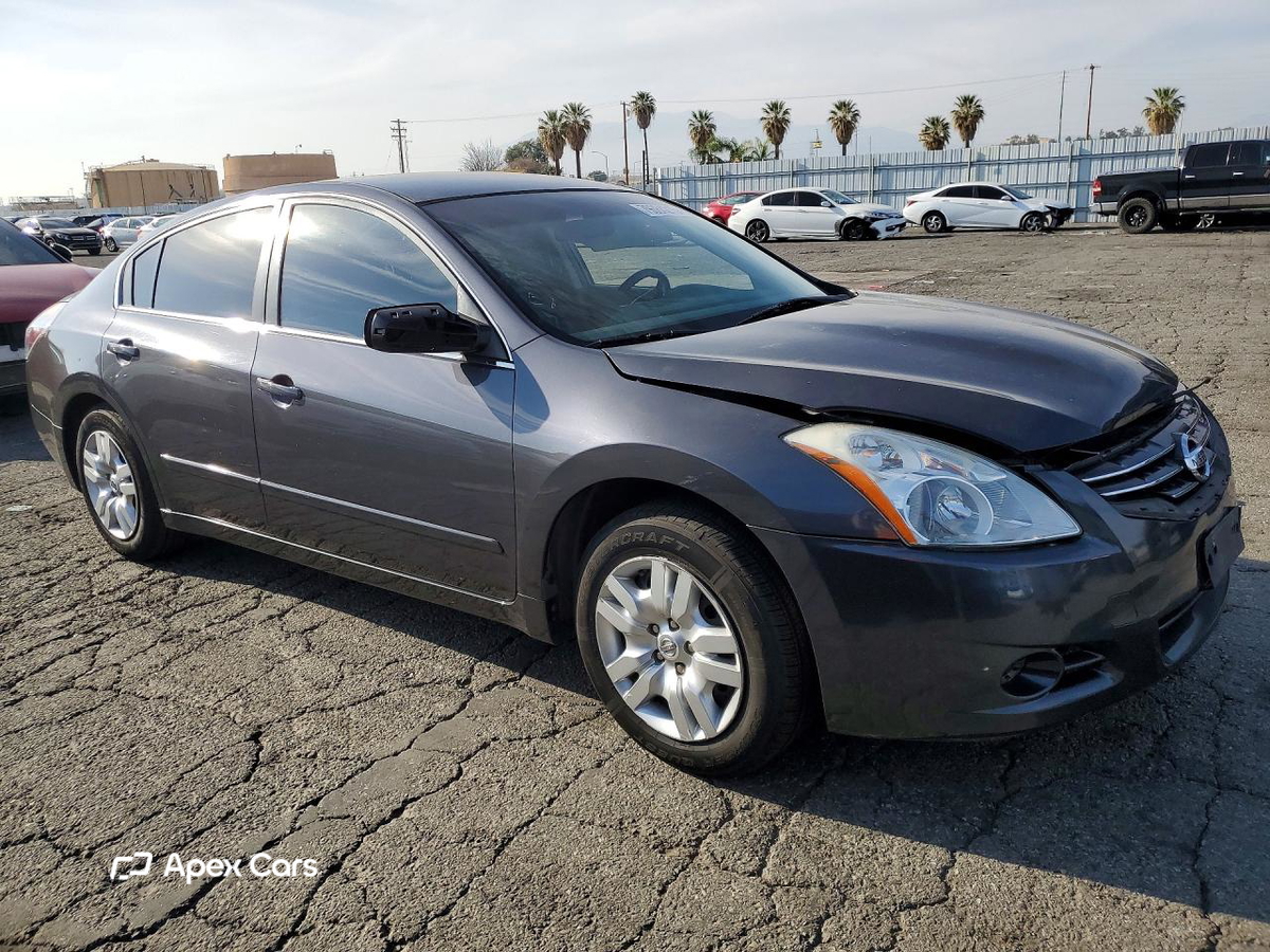 Nissan Altima 2010