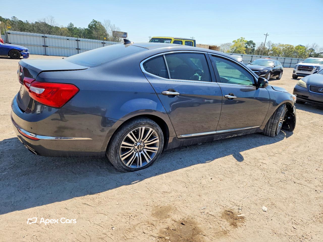 Kia Cadenza 2015
