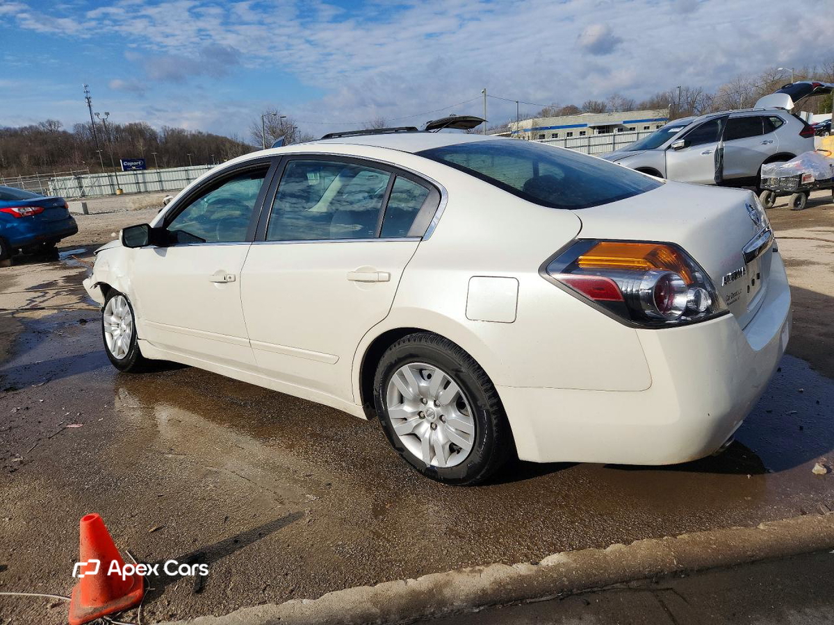 Nissan Altima 2010