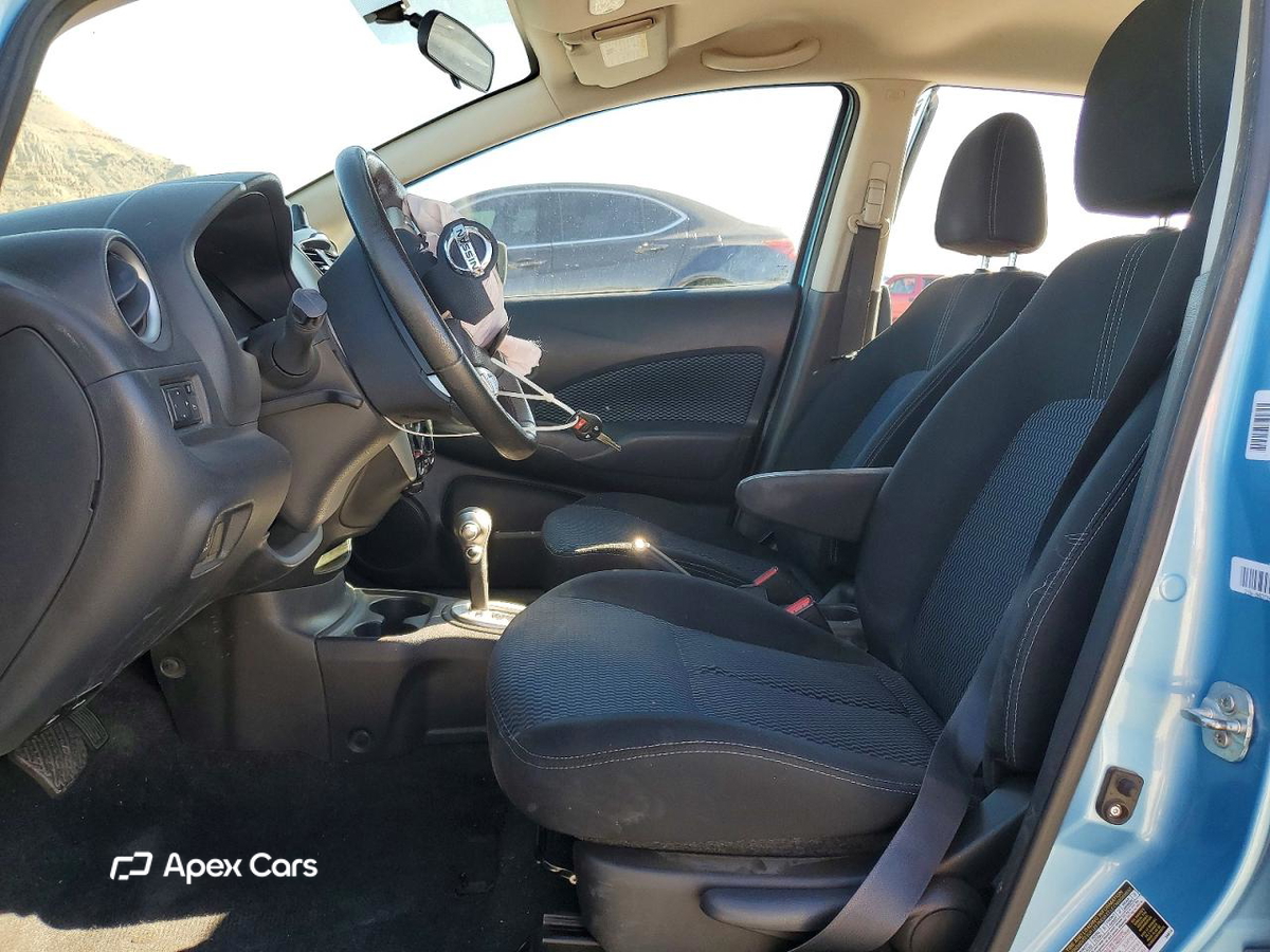 Nissan Versa 2015