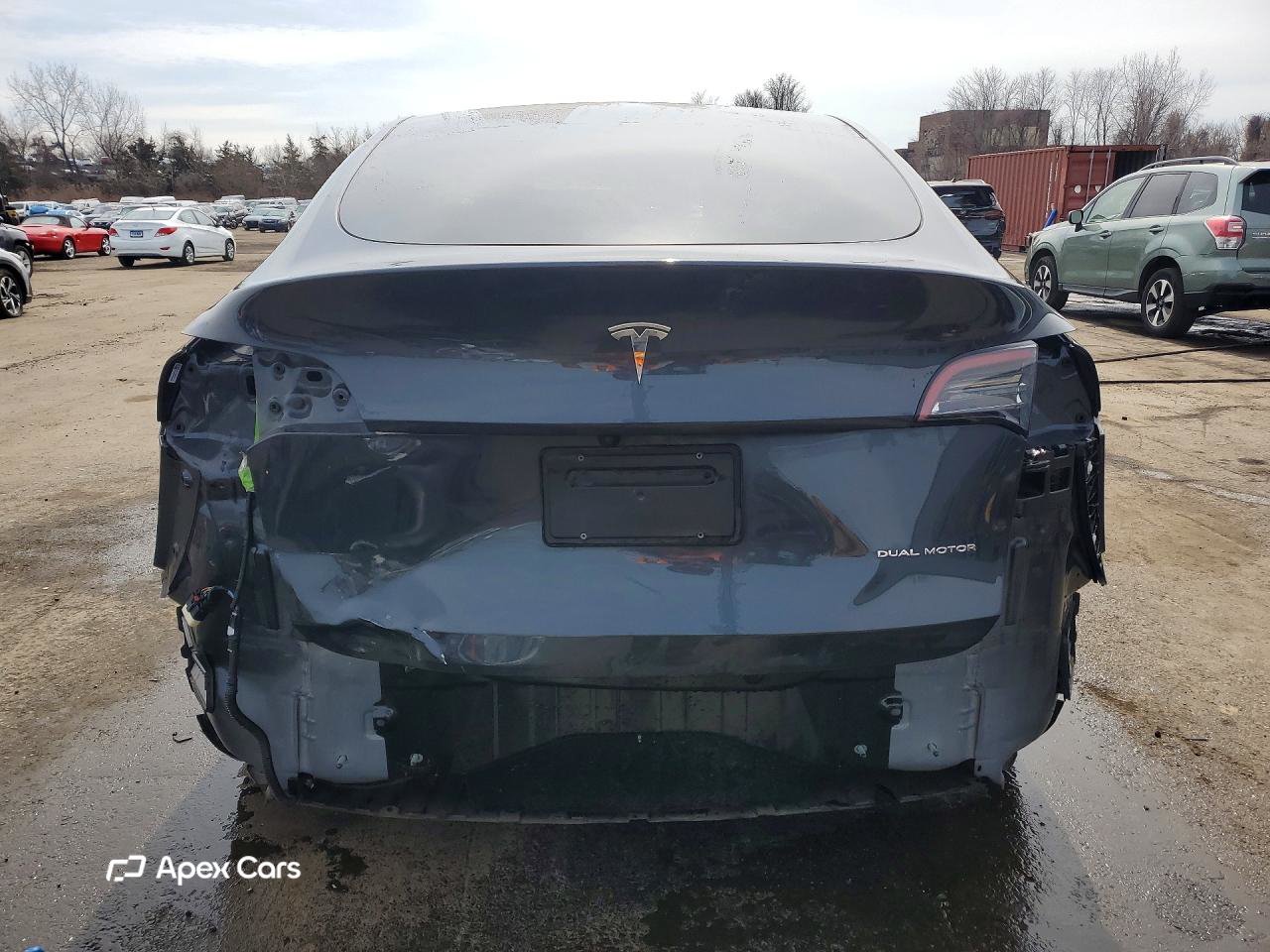 Tesla Model Y 2024