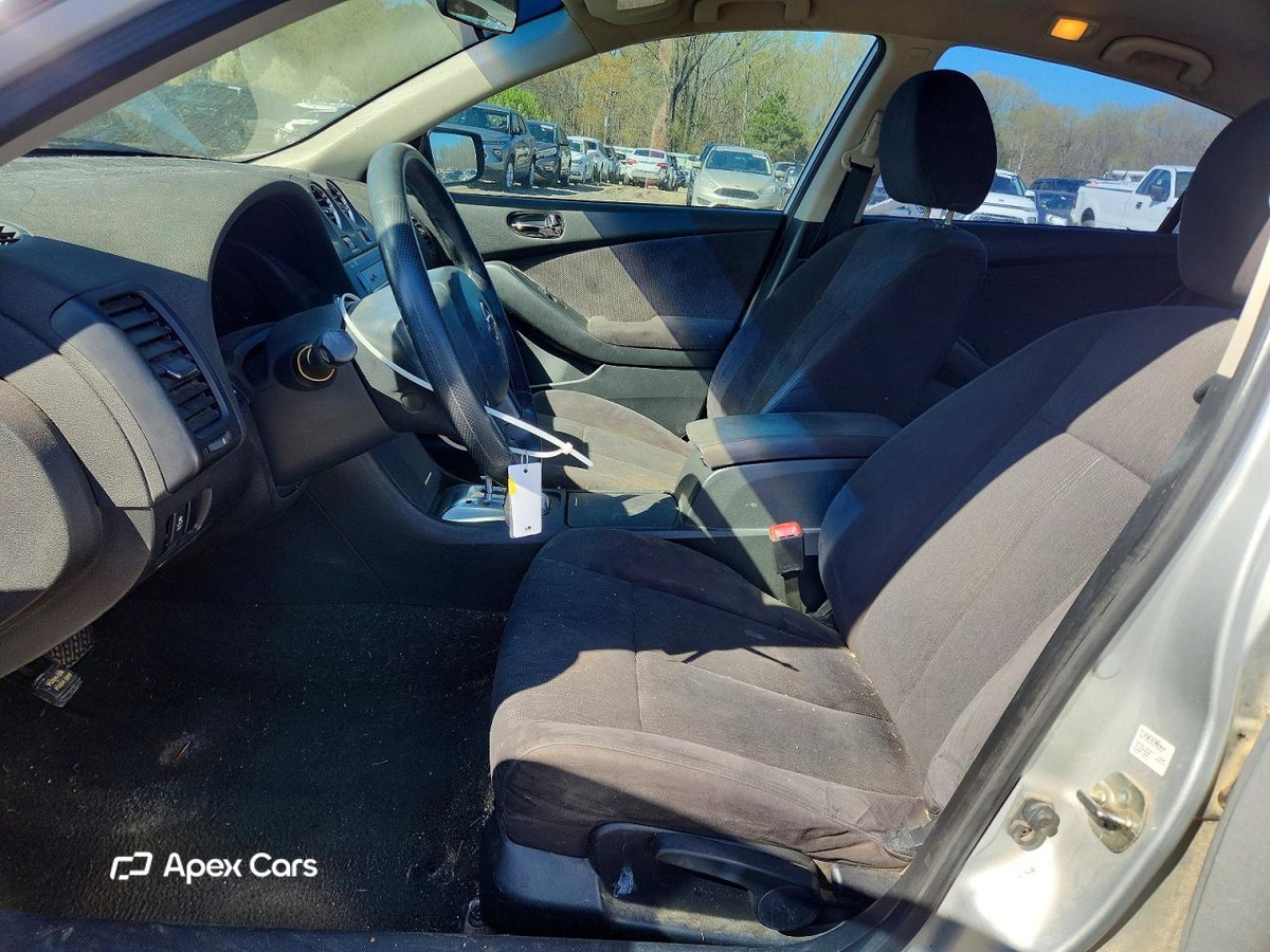 Nissan Altima 2012
