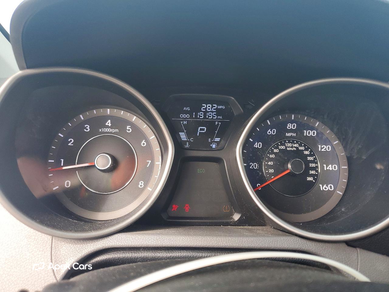 Hyundai Elantra 2012