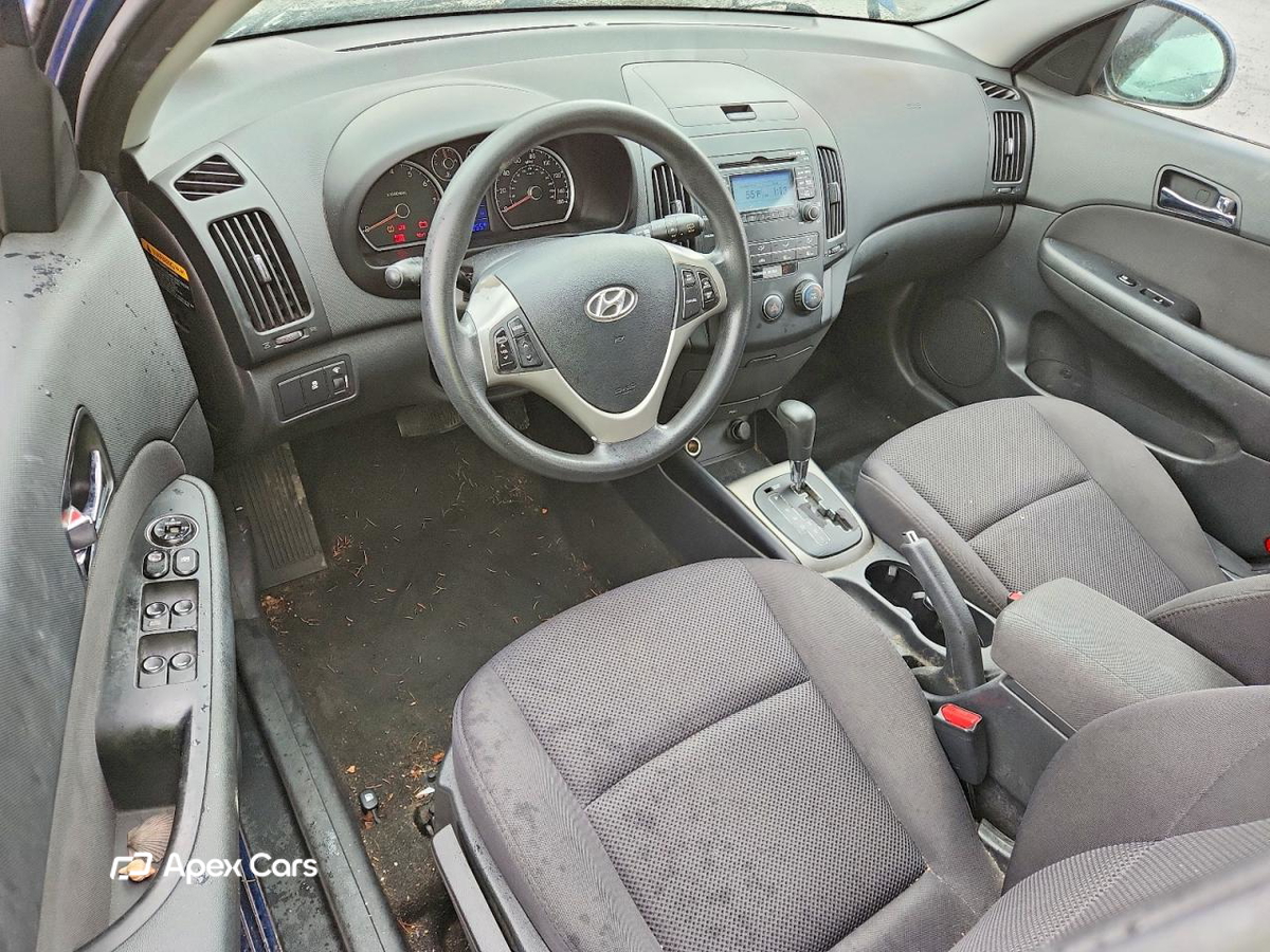 Hyundai Elantra 2012