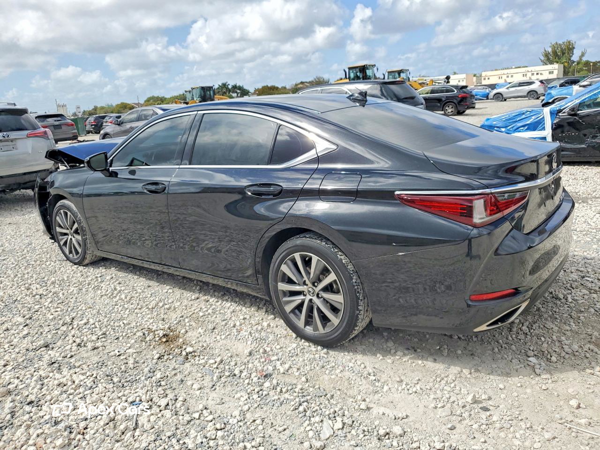 Lexus ES 2021