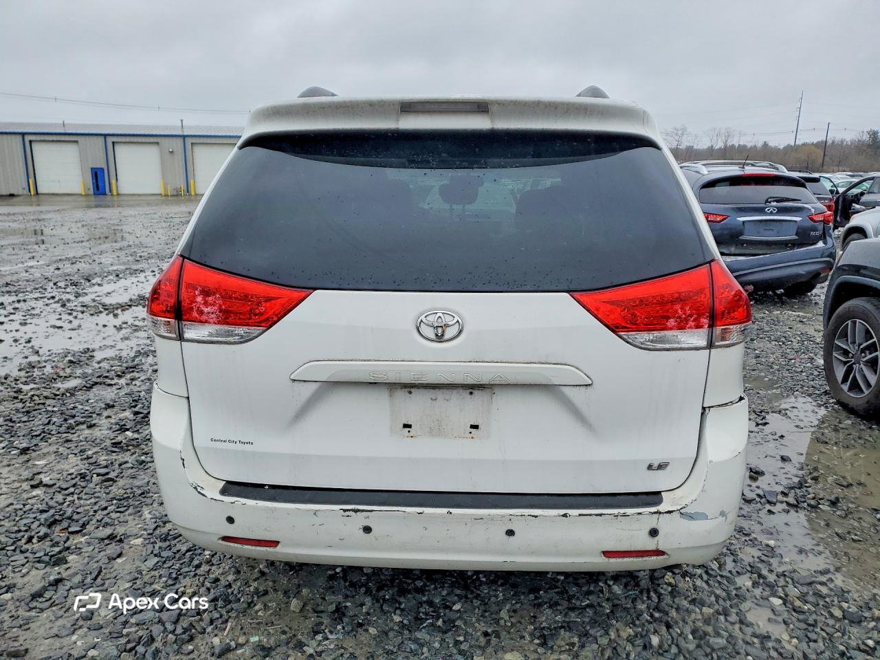 Toyota Sienna 2011