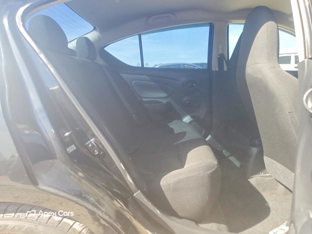 Nissan Versa 2015