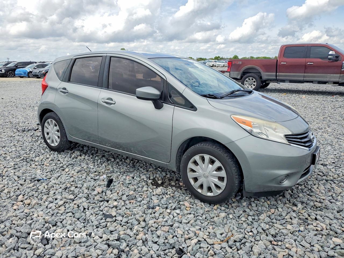 Nissan Versa 2015