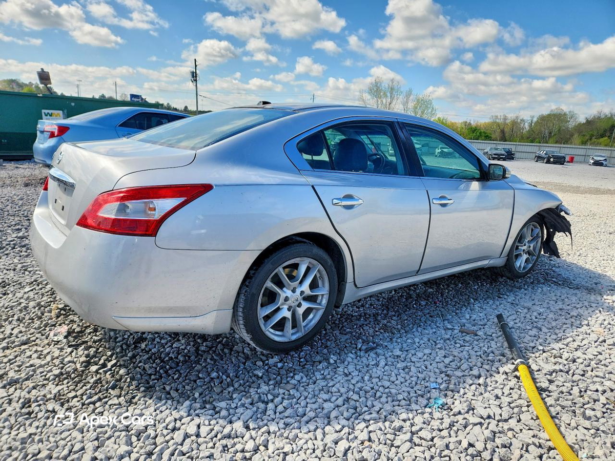 Nissan Maxima 2011