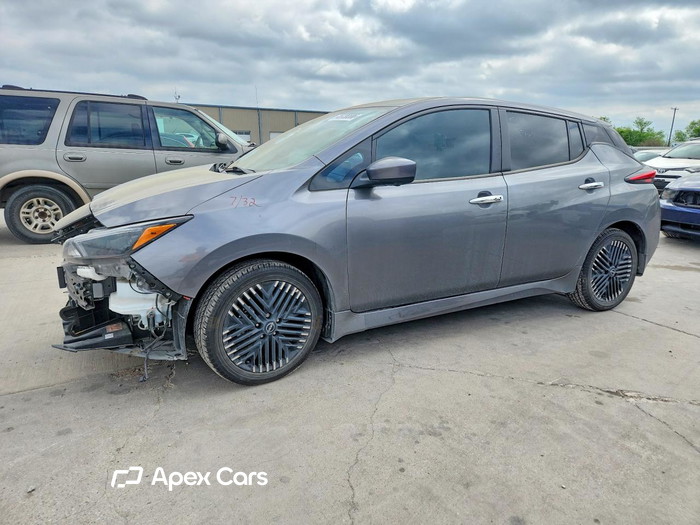 2024 Nissan Leaf - Image 1 of 5