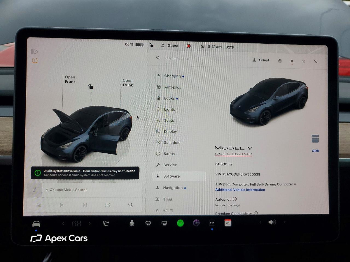Tesla Model Y 2024