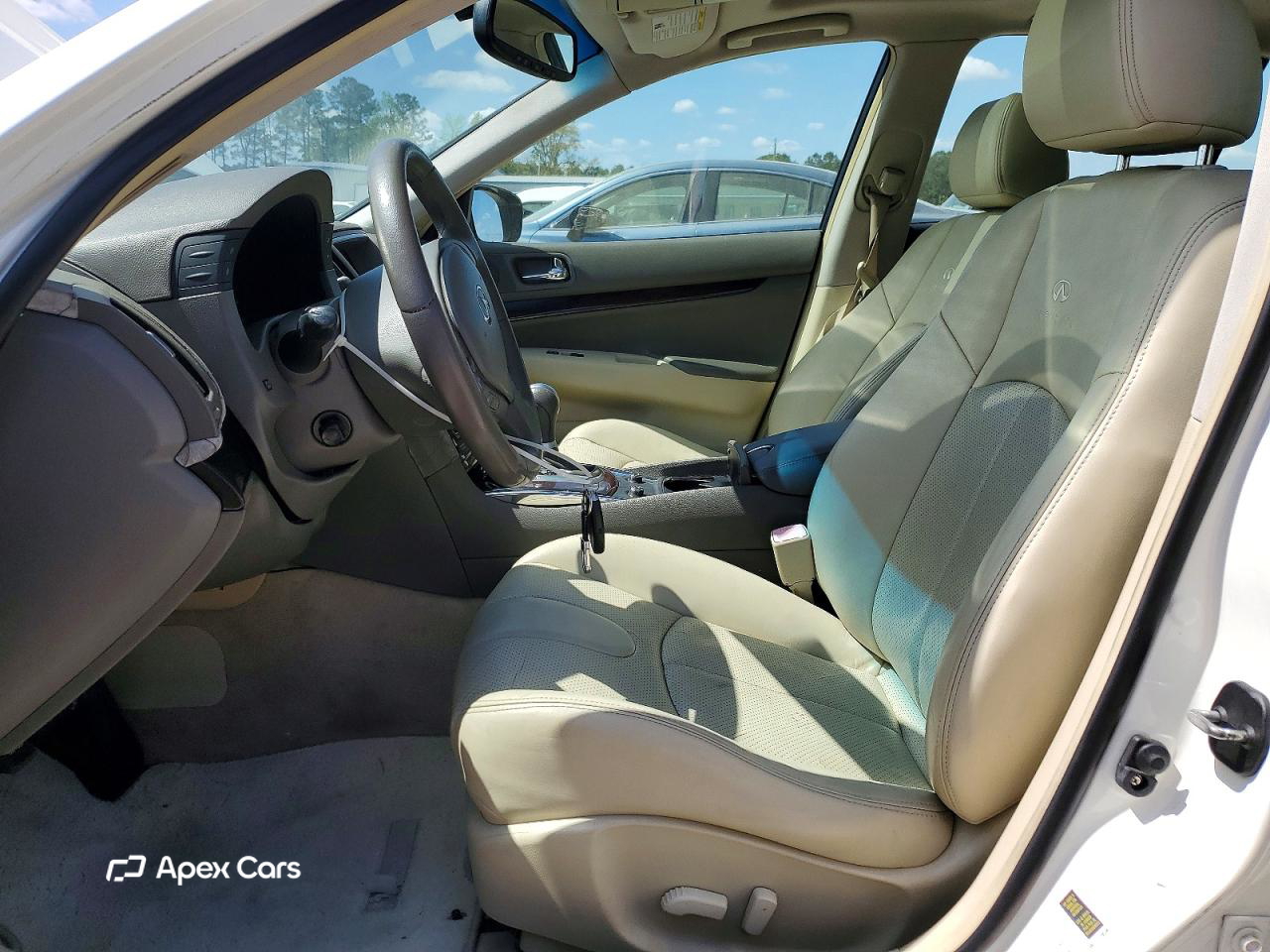 Infiniti G 2011