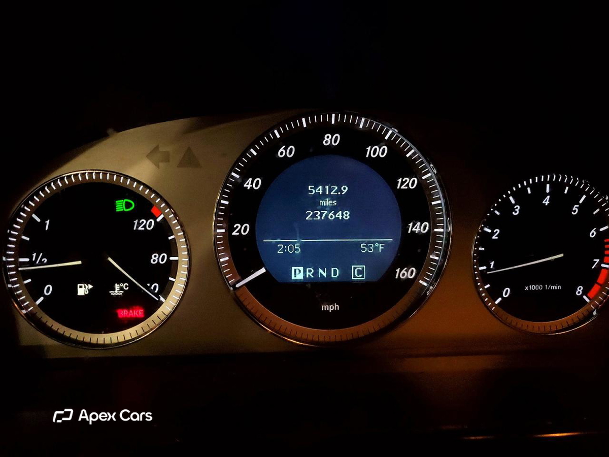 Mercedes-Benz  2010