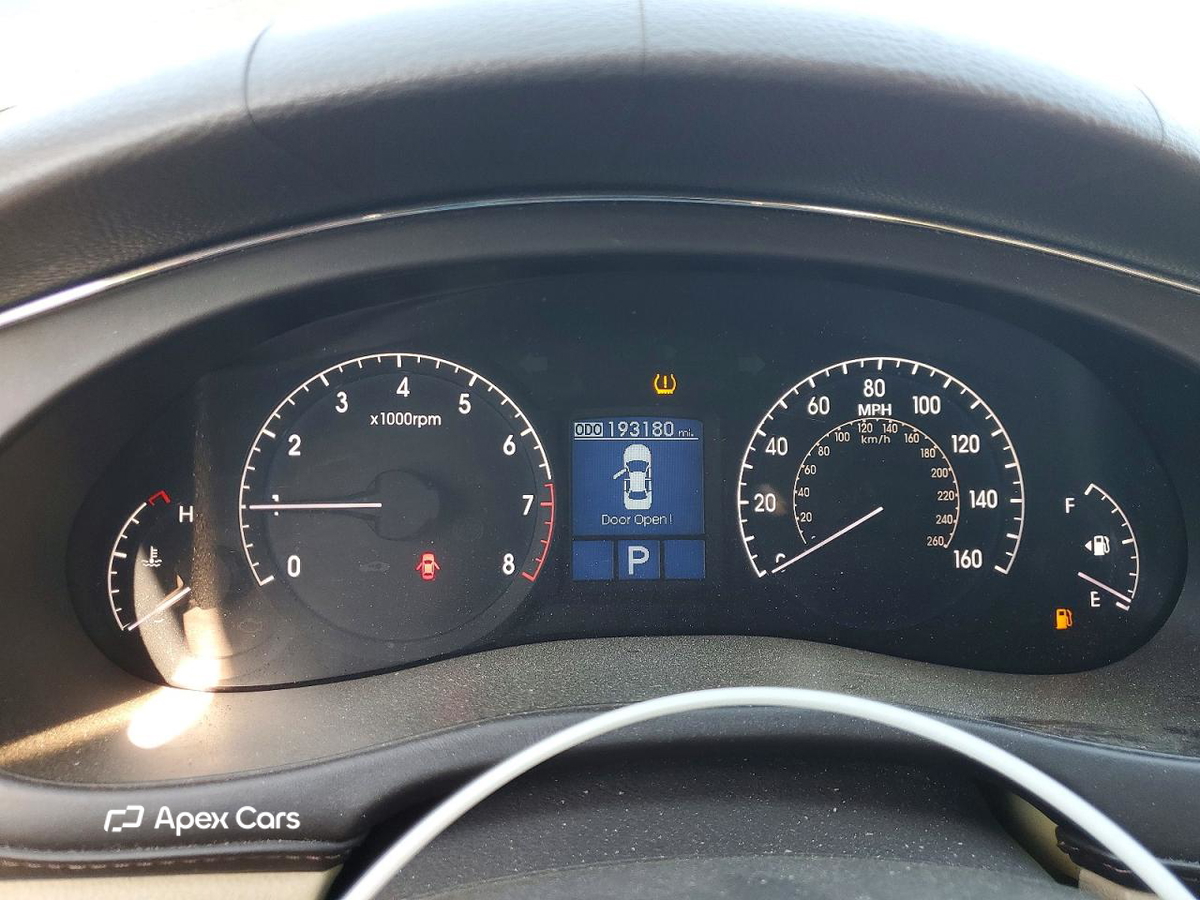Hyundai Genesis 2011