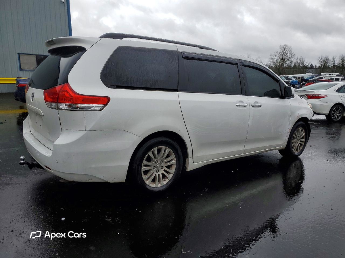 Toyota Sienna 2014