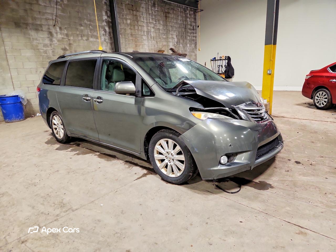 Toyota Sienna 2011