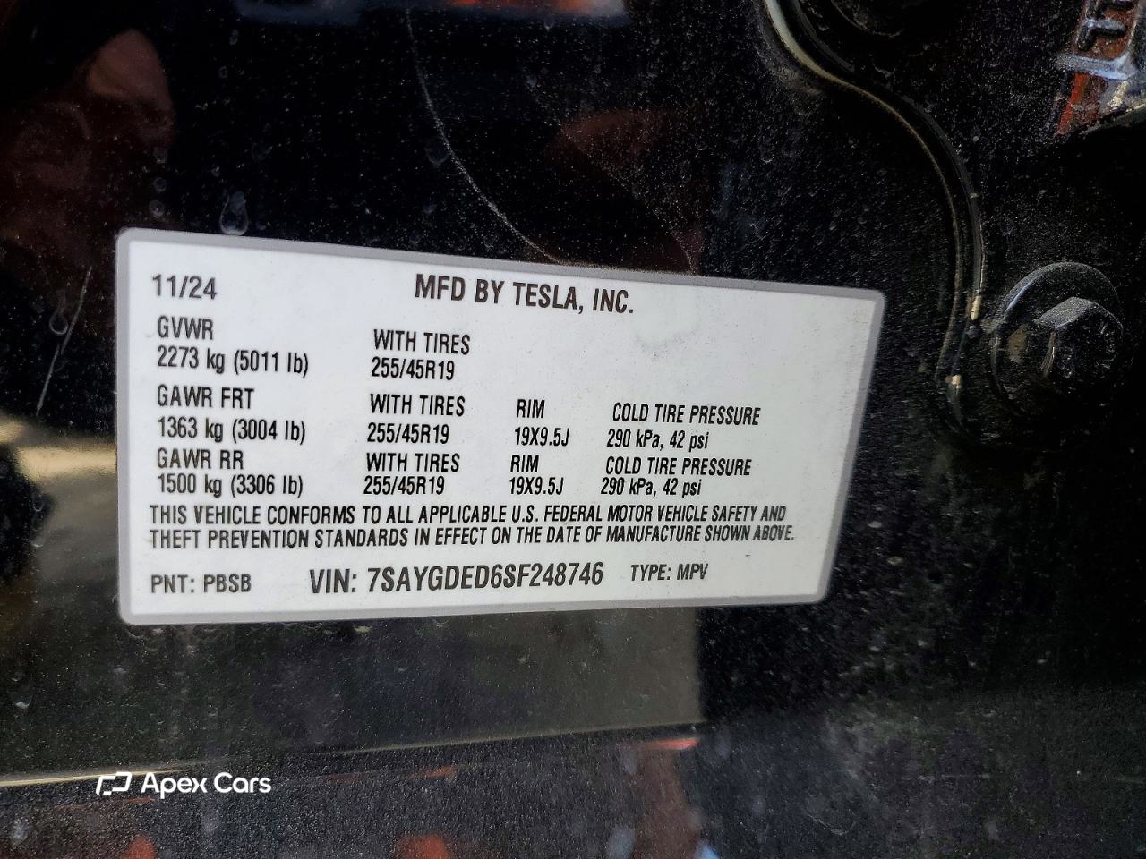 Tesla Model Y 2025