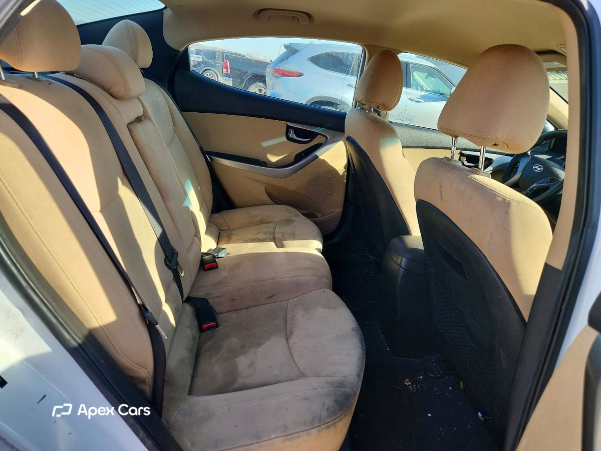 Hyundai Elantra 2013