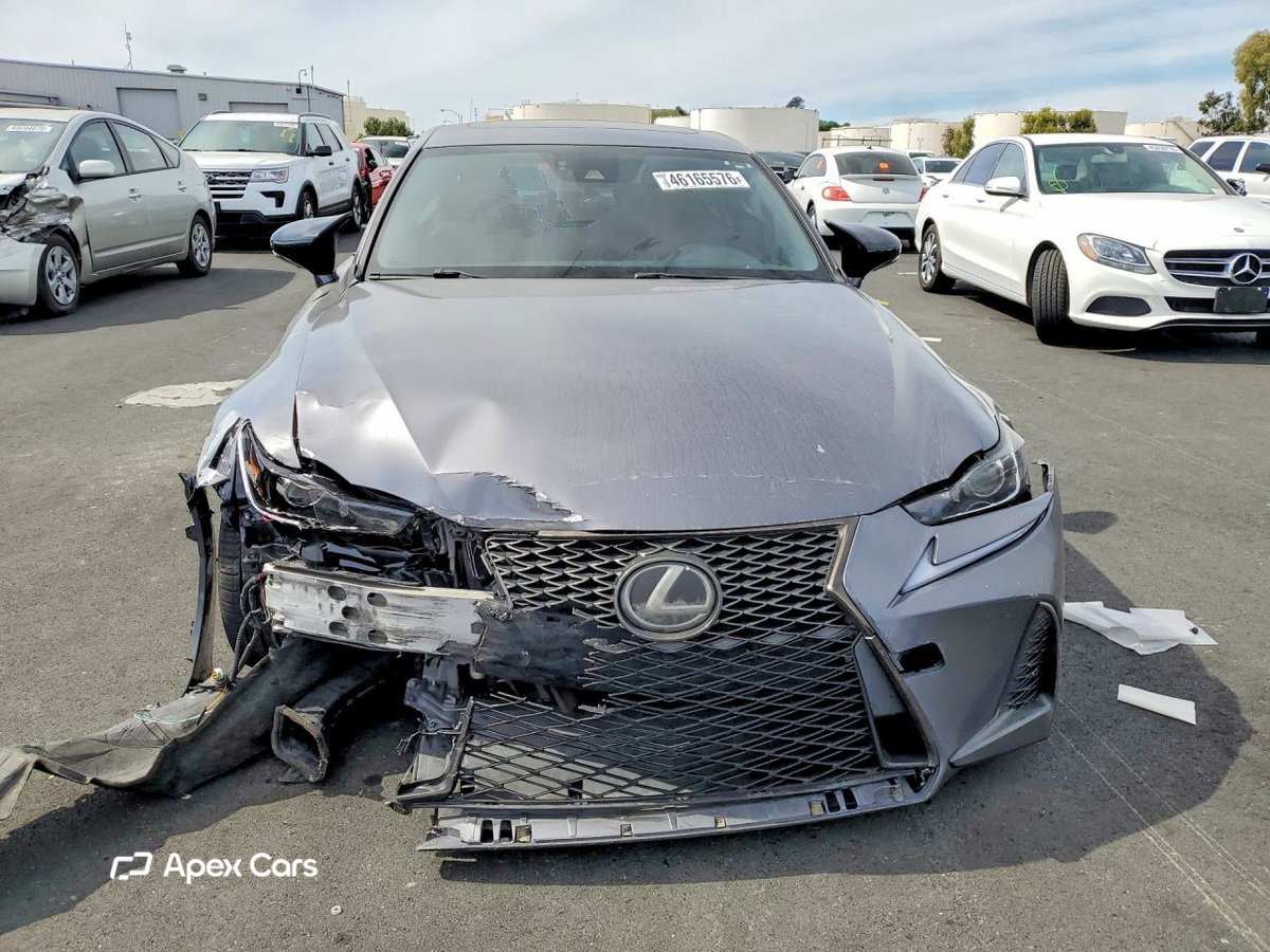 Lexus IS 2018