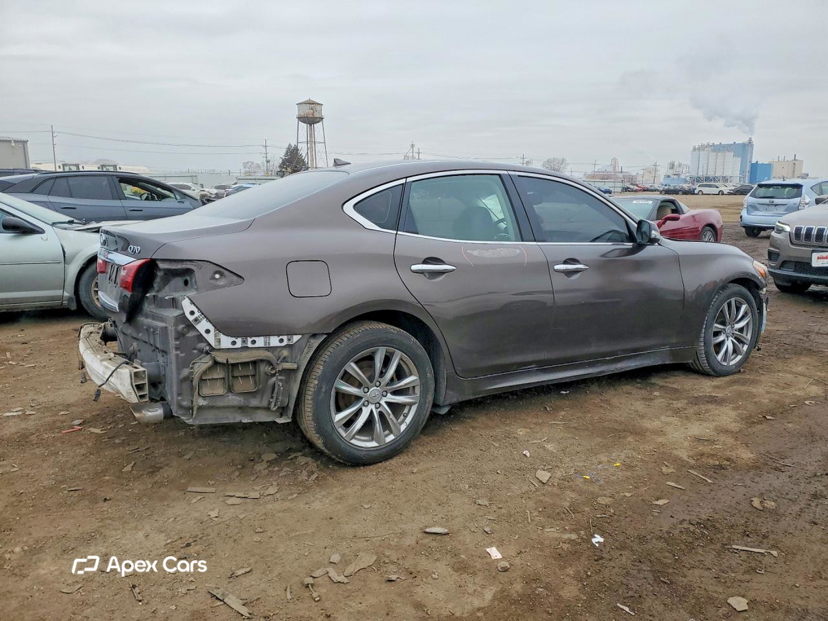 Infiniti Q70 2017