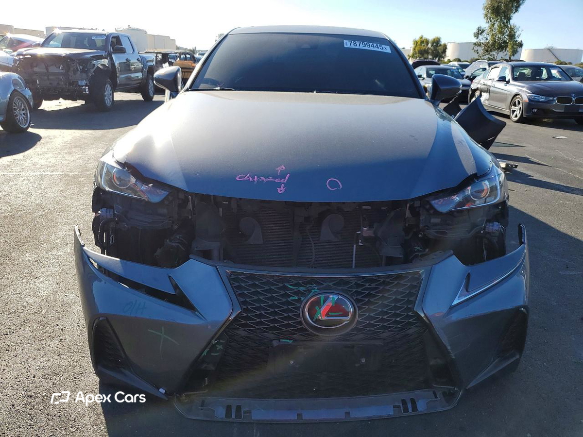 Lexus IS 2018