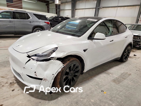 Tesla Model Y 2021 - Image 1 of 12