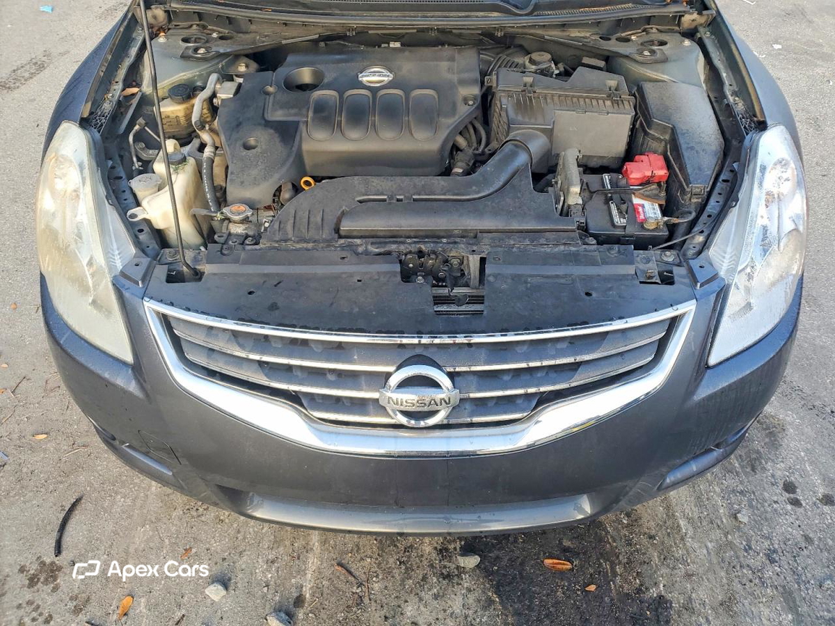 Nissan Altima 2012