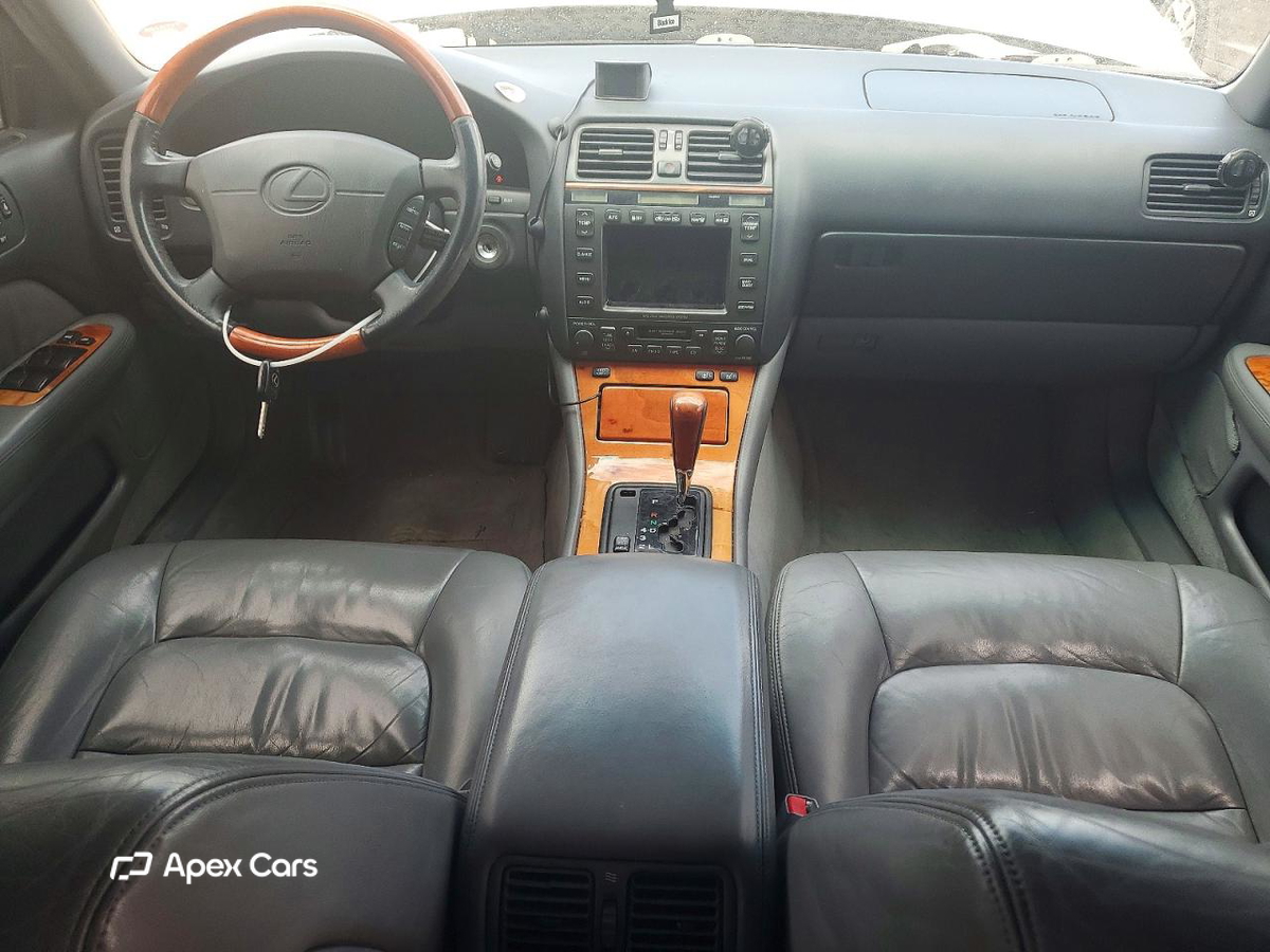Lexus LS 2000