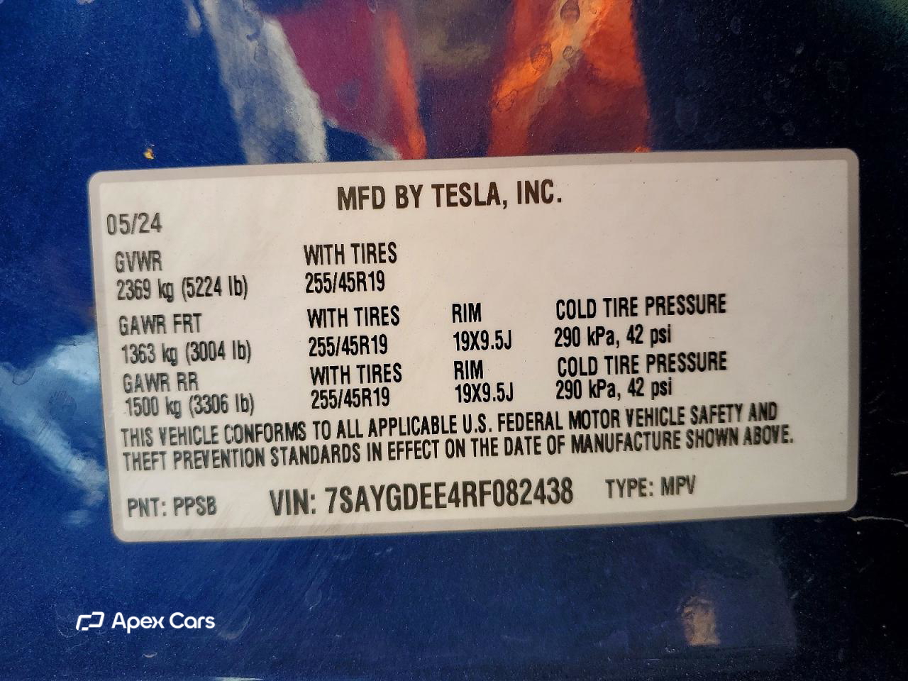 Tesla Model Y 2024