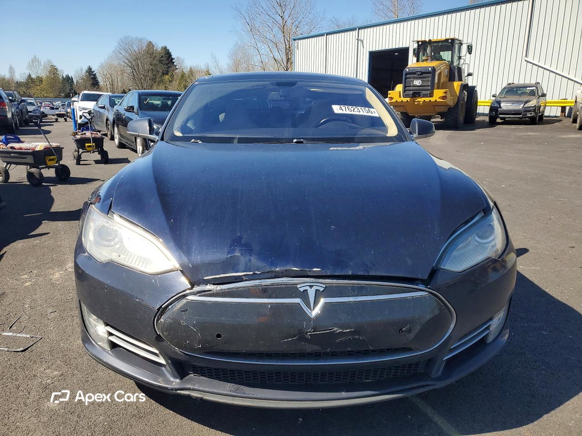 Tesla Model S 2014