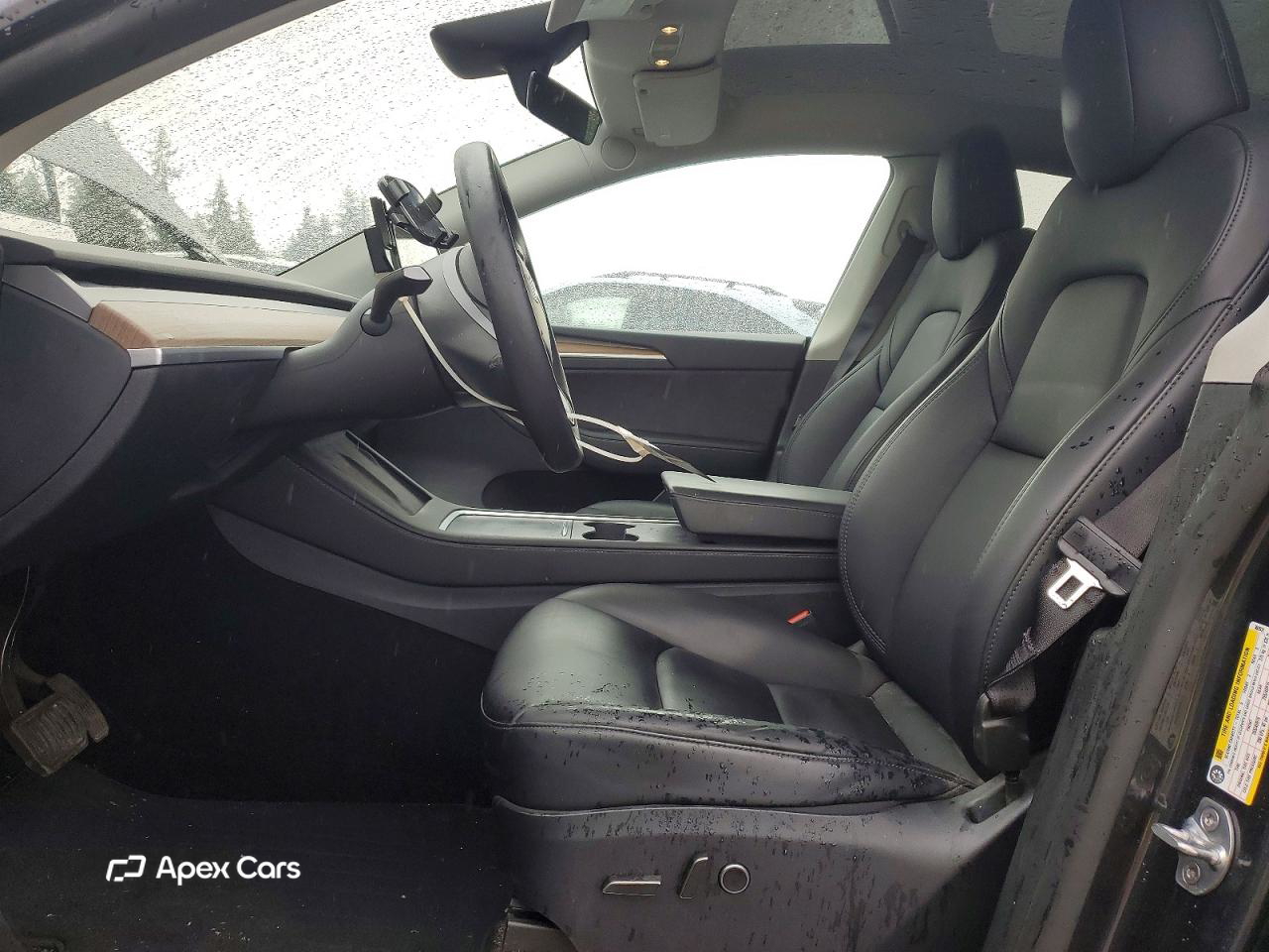 Tesla Model Y 2025