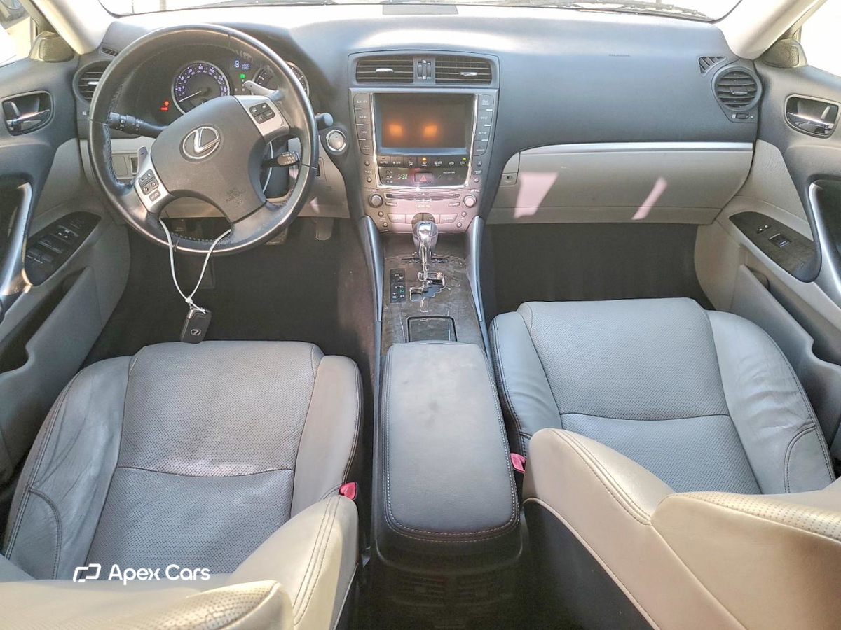Lexus IS 2011