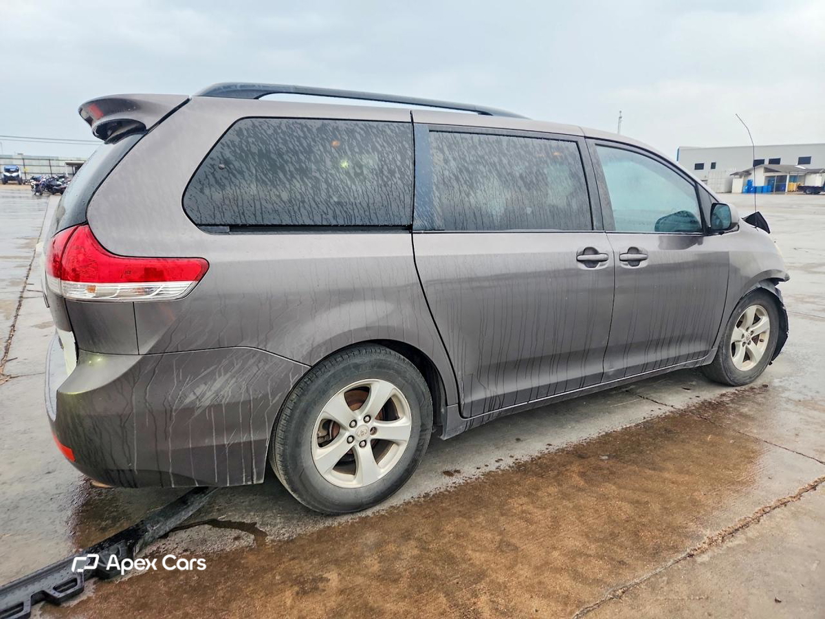 Toyota Sienna 2012